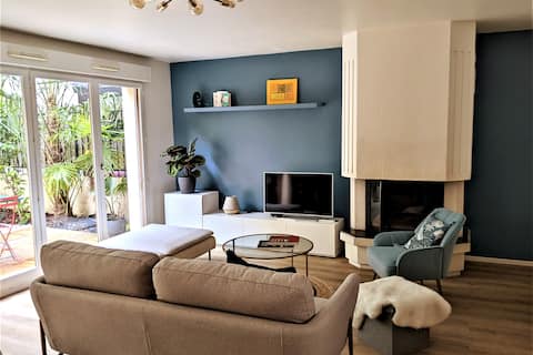 Paris Townhouse, Parking & Garden