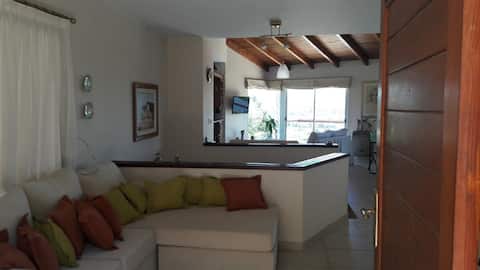 Top performing Airbnb: House with the best view of the lake in Villa Carlos Paz