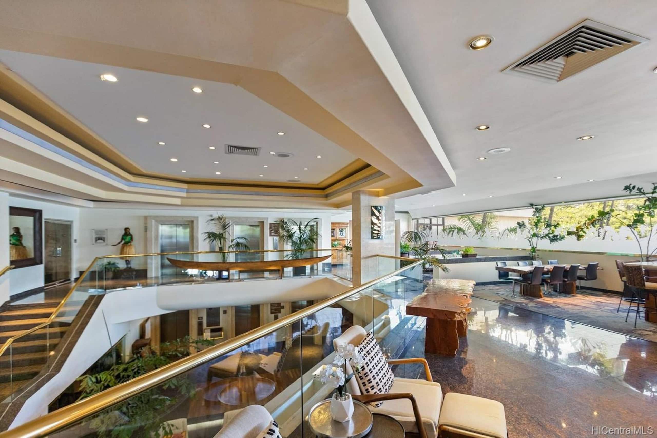 Spacious Waikiki Retreat w/ Kitchen*Easy Comforts - Image 16