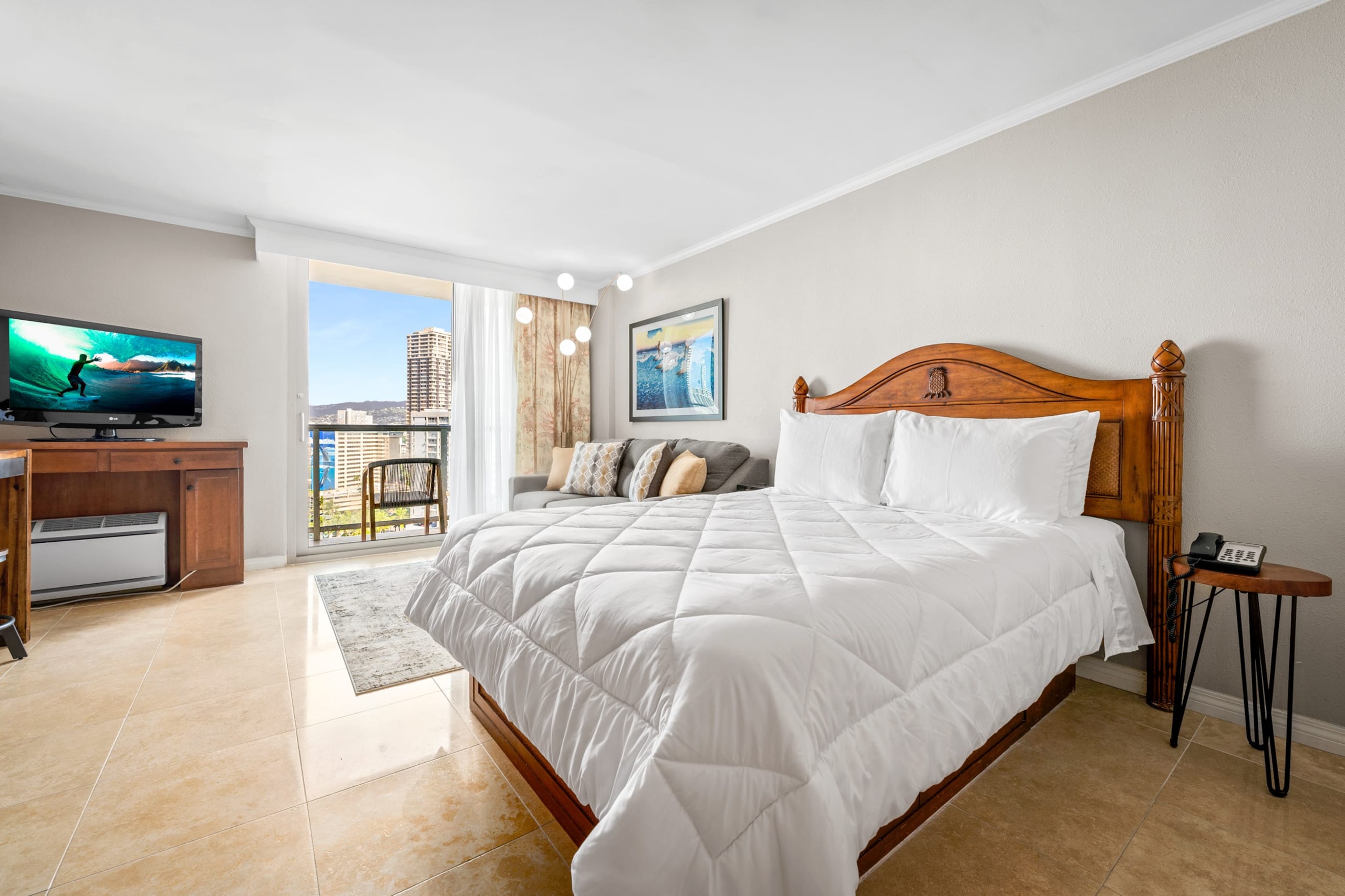 Spacious Waikiki Retreat w/ Kitchen*Easy Comforts - Image 2