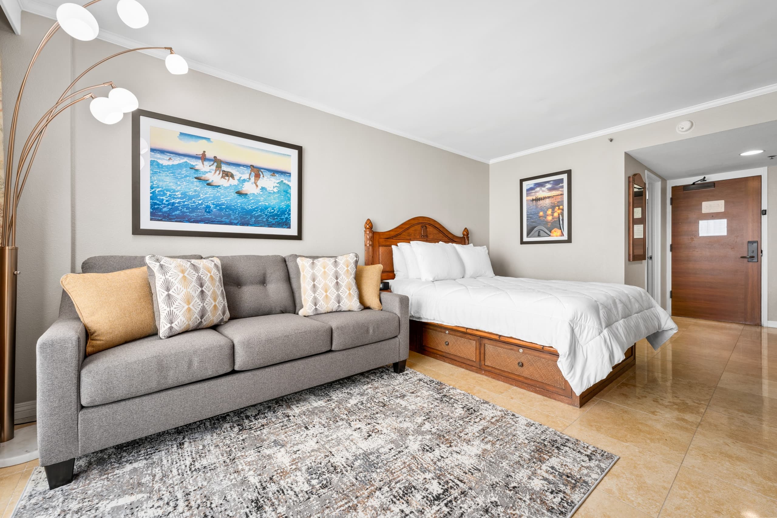 Spacious Waikiki Retreat w/ Kitchen*Easy Comforts - Image 1