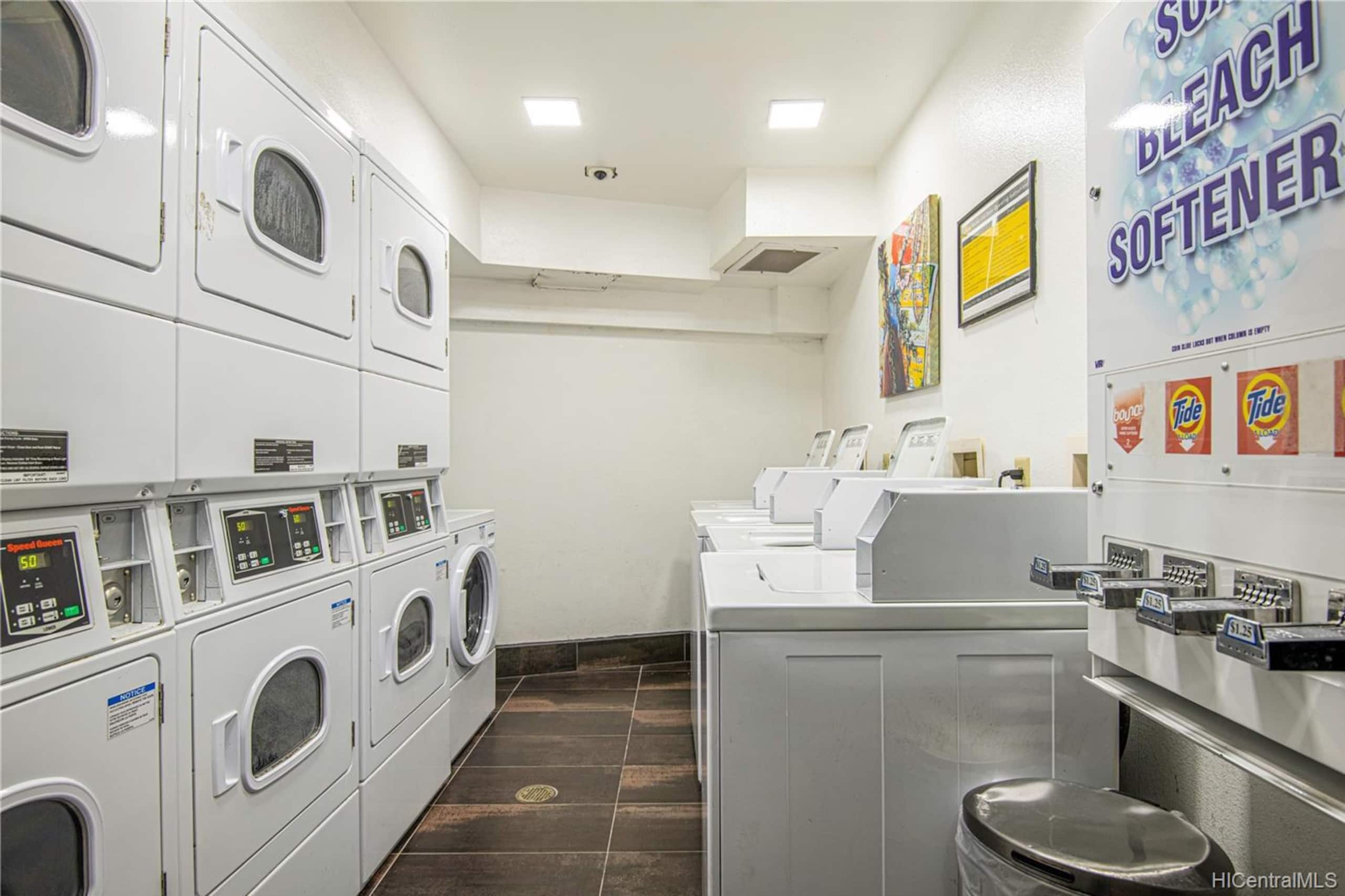 Spacious Waikiki Retreat w/ Kitchen*Easy Comforts - Image 19