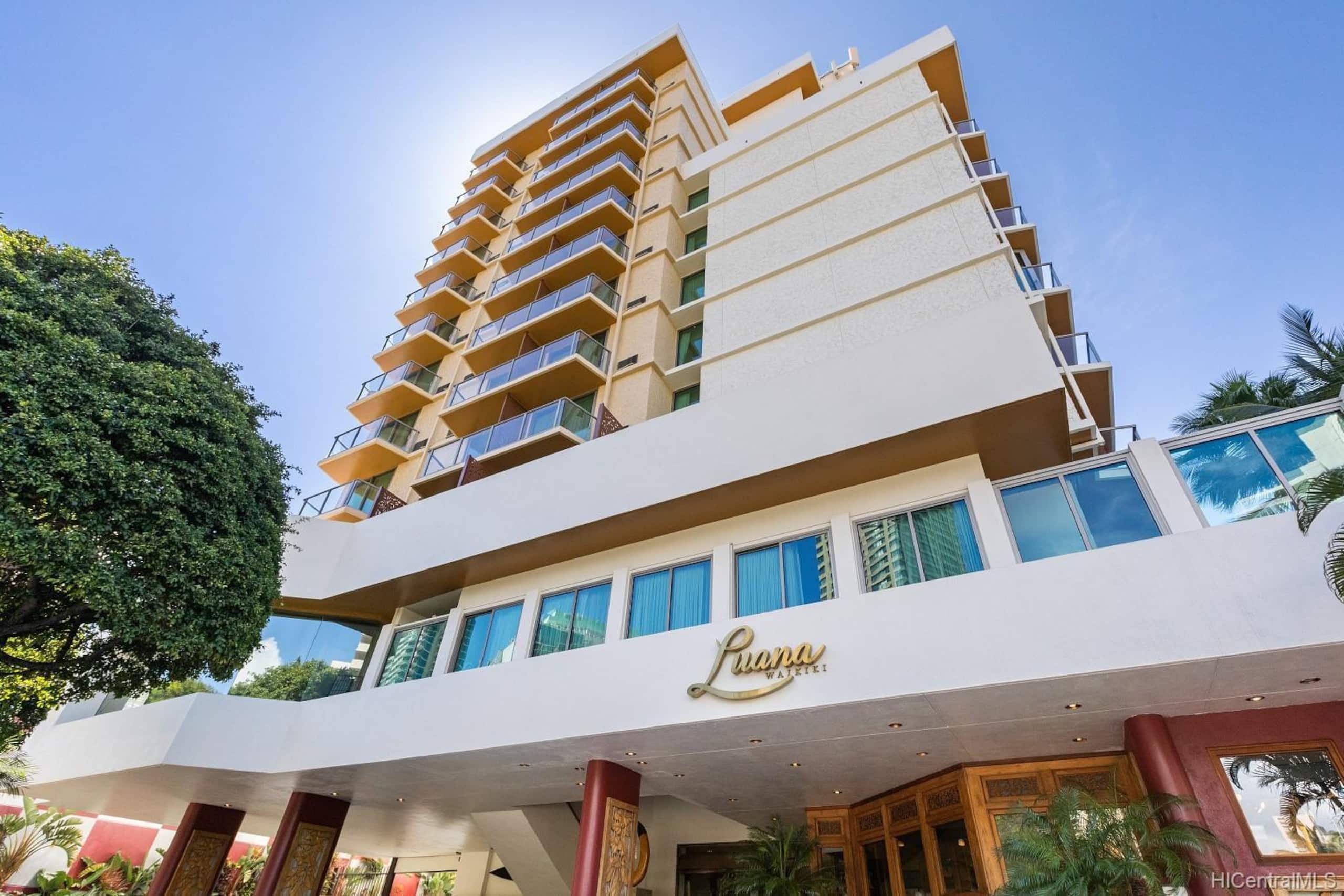 Spacious Waikiki Retreat w/ Kitchen*Easy Comforts - Image 12