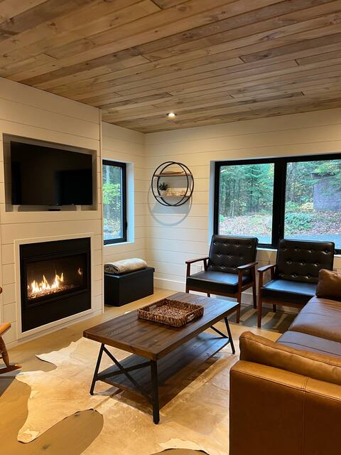 Private cabin on 47 acres with wood-fired sauna