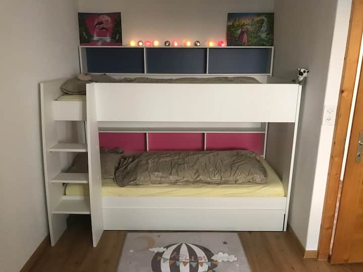 Bedroom with bunk bed (also suitable for adults)
