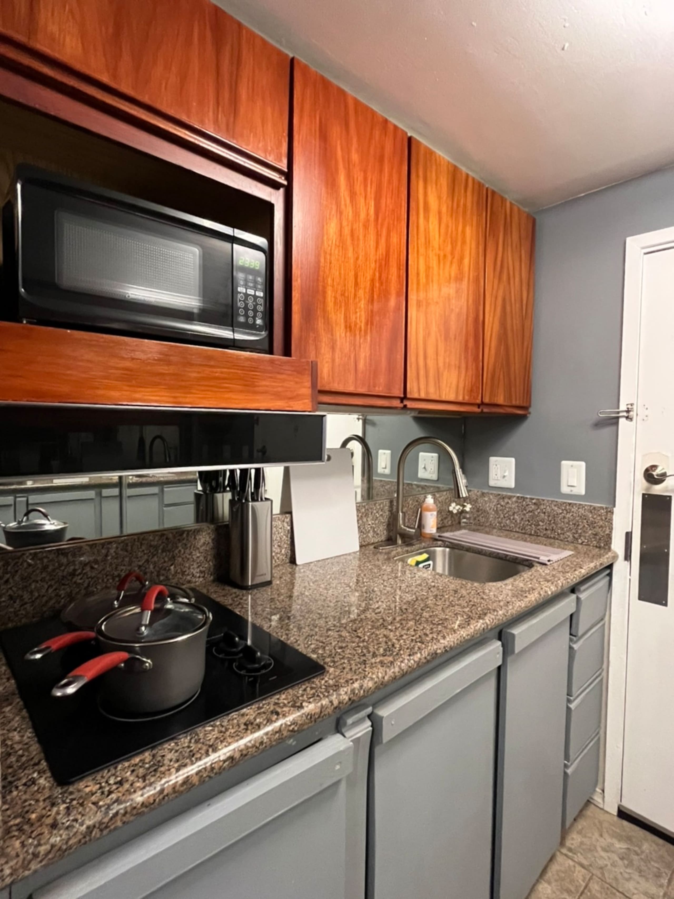 #Ocean view private studio W/free reserved parking - Image 7
