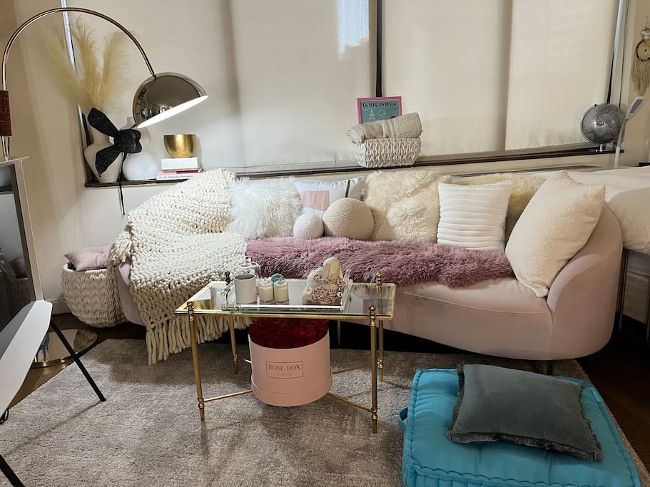 Airbnb Luxury Studio Apt in Midtown