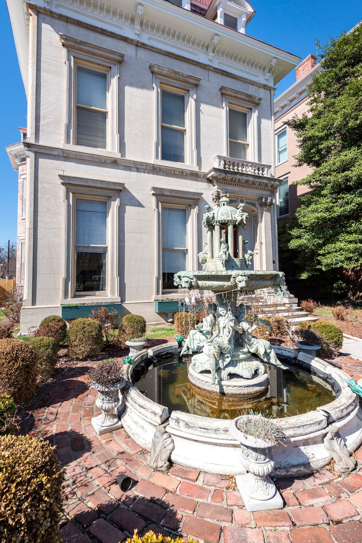 Louisville Mansion Vacation Rentals - Kentucky, United States | Airbnb