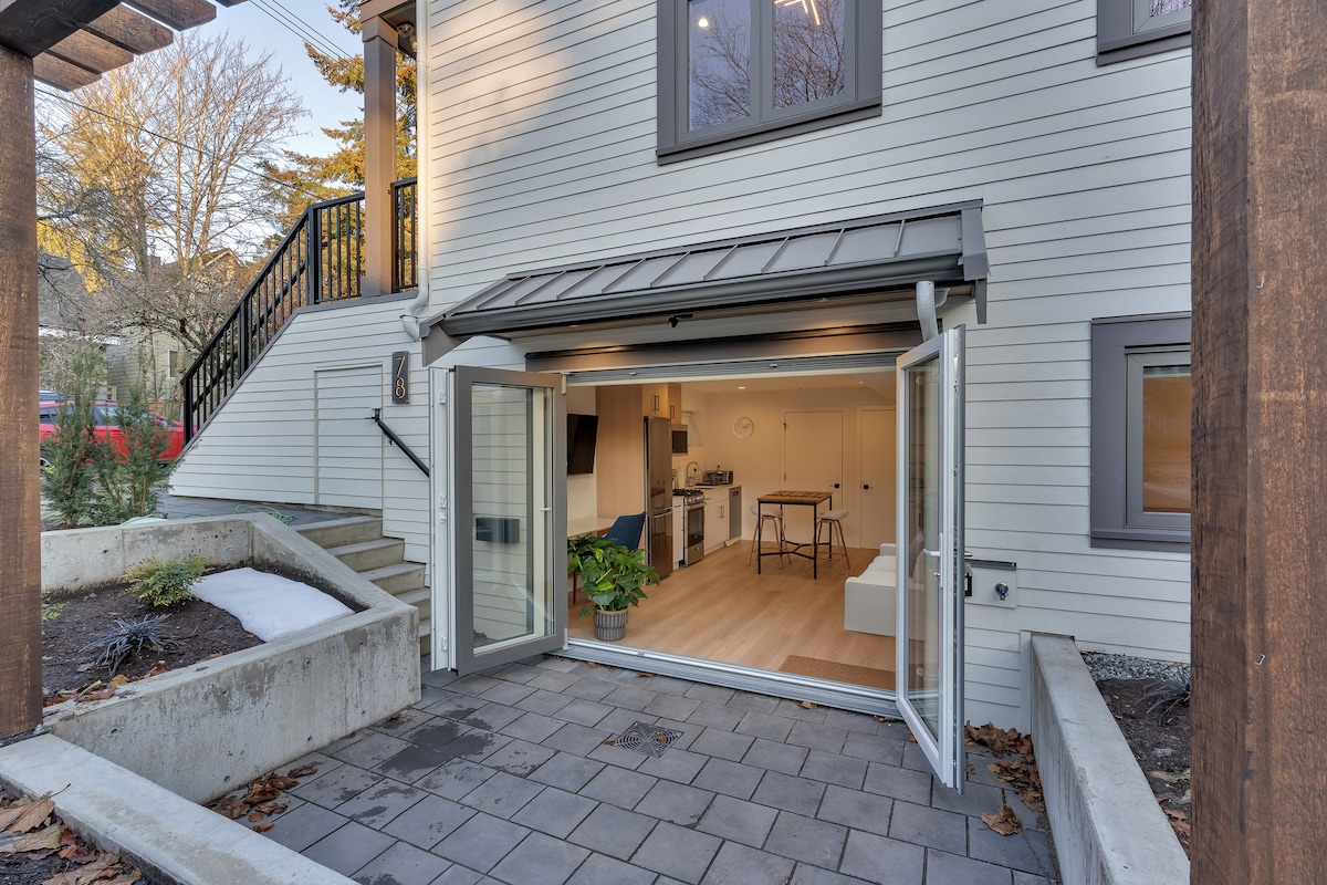 The Perfect 1-Bedroom Suite in Mount Pleasant