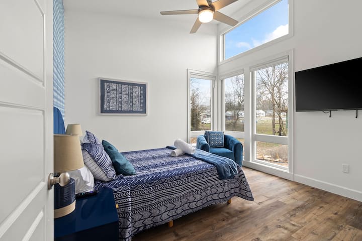 Chumba chenye mwonekano: furahia mandhari ya kupendeza kutoka kwenye chumba chetu cha kulala cha 3 chenye utulivu.