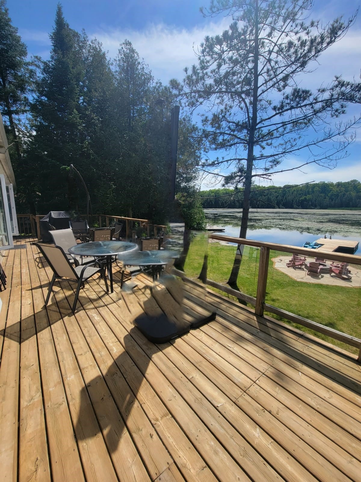  التجديف والسباحة في بحيرة رون 