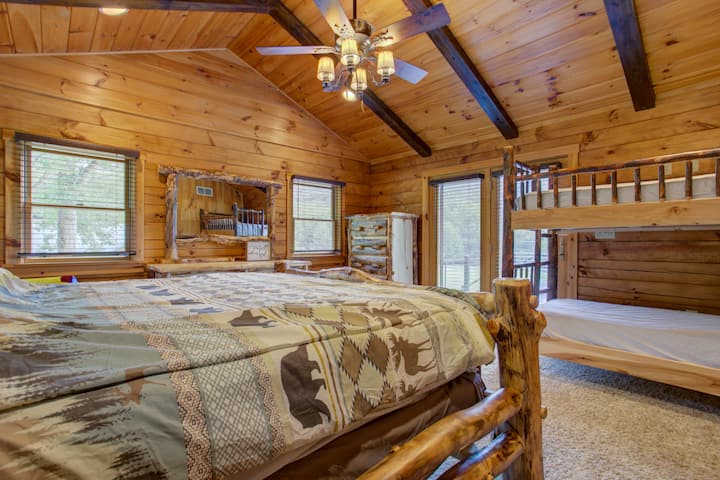 Bear Cave, King, Bunk & Pack & Play