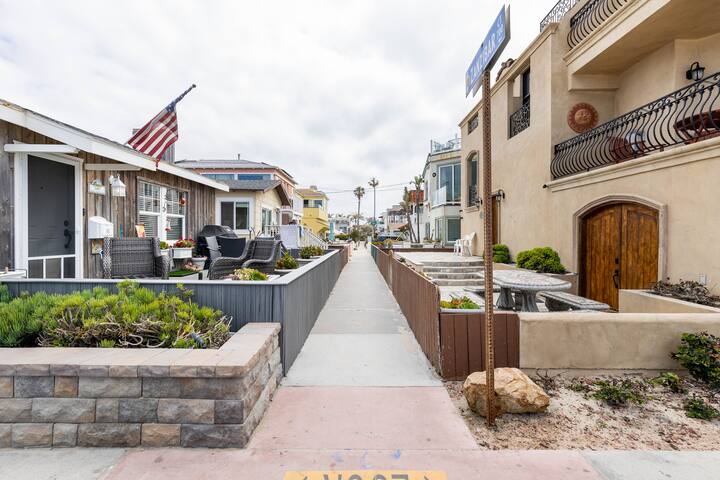 Beach Home W AC | 5 BR | Free Parking | EV Charge gallery image 5