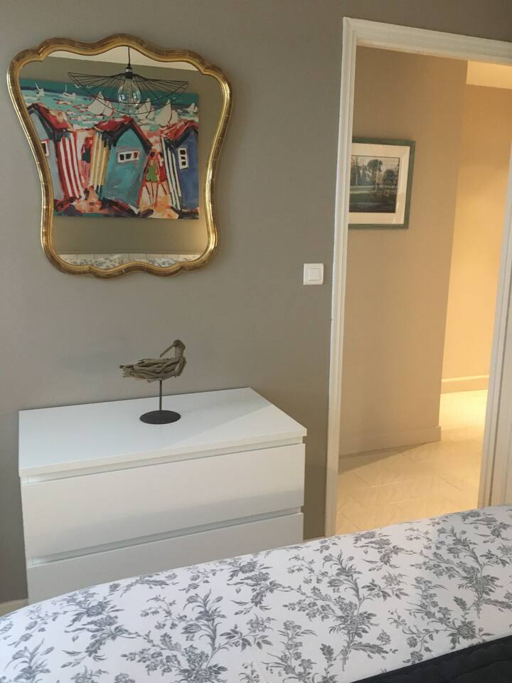 第一个附属单元 