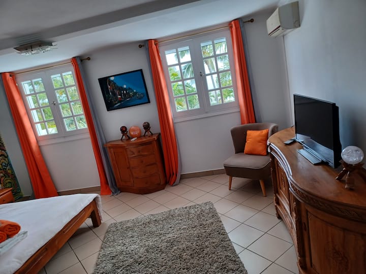 غرفة النوم رقم2 في الطابق العلوي