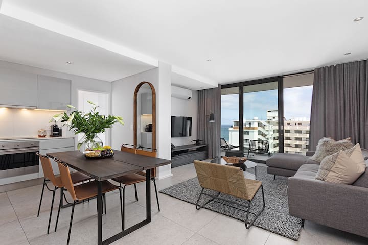 Vibrant living in the Heart of Sea Point (Apt 602)