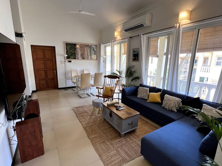 Living room image 8