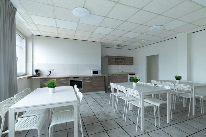 T&K Apartments-Neuss-4 Room Apartment-1st floor/Apt2