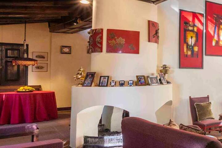 5 Bd Vintage Old Charm Villa With Cook & Bbq - Bhimtal