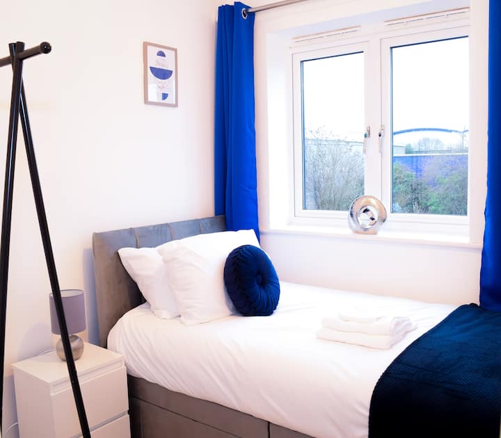 Cosy 3 Bedroom 2 Bath House with Parking (WV2) Houses for Rent in