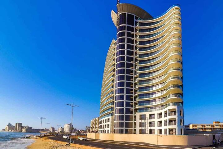 3 Bed Beachfront Paradise! gallery image 2