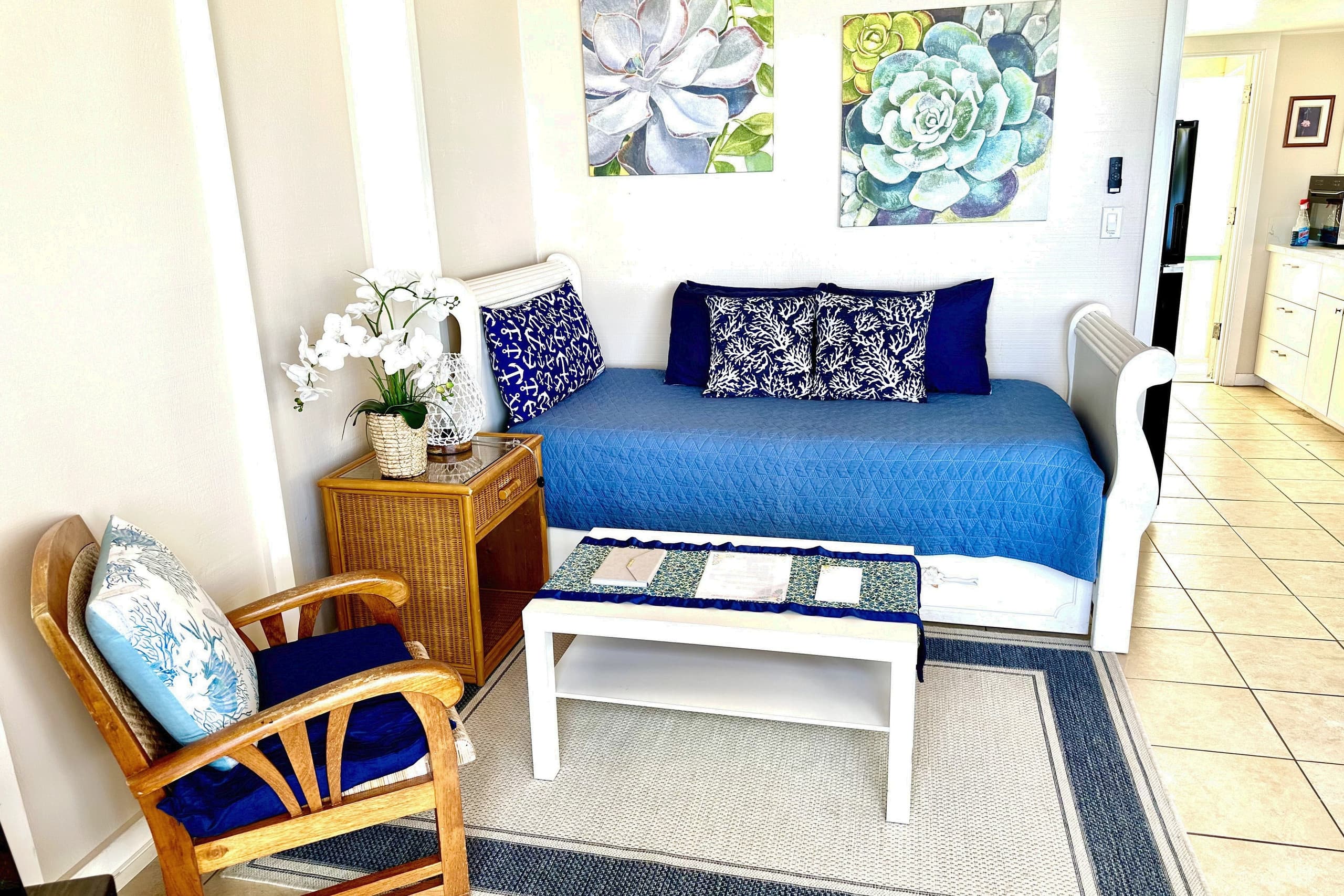 Blue Hawaii Sandy Beachfront Cottage - Image 7