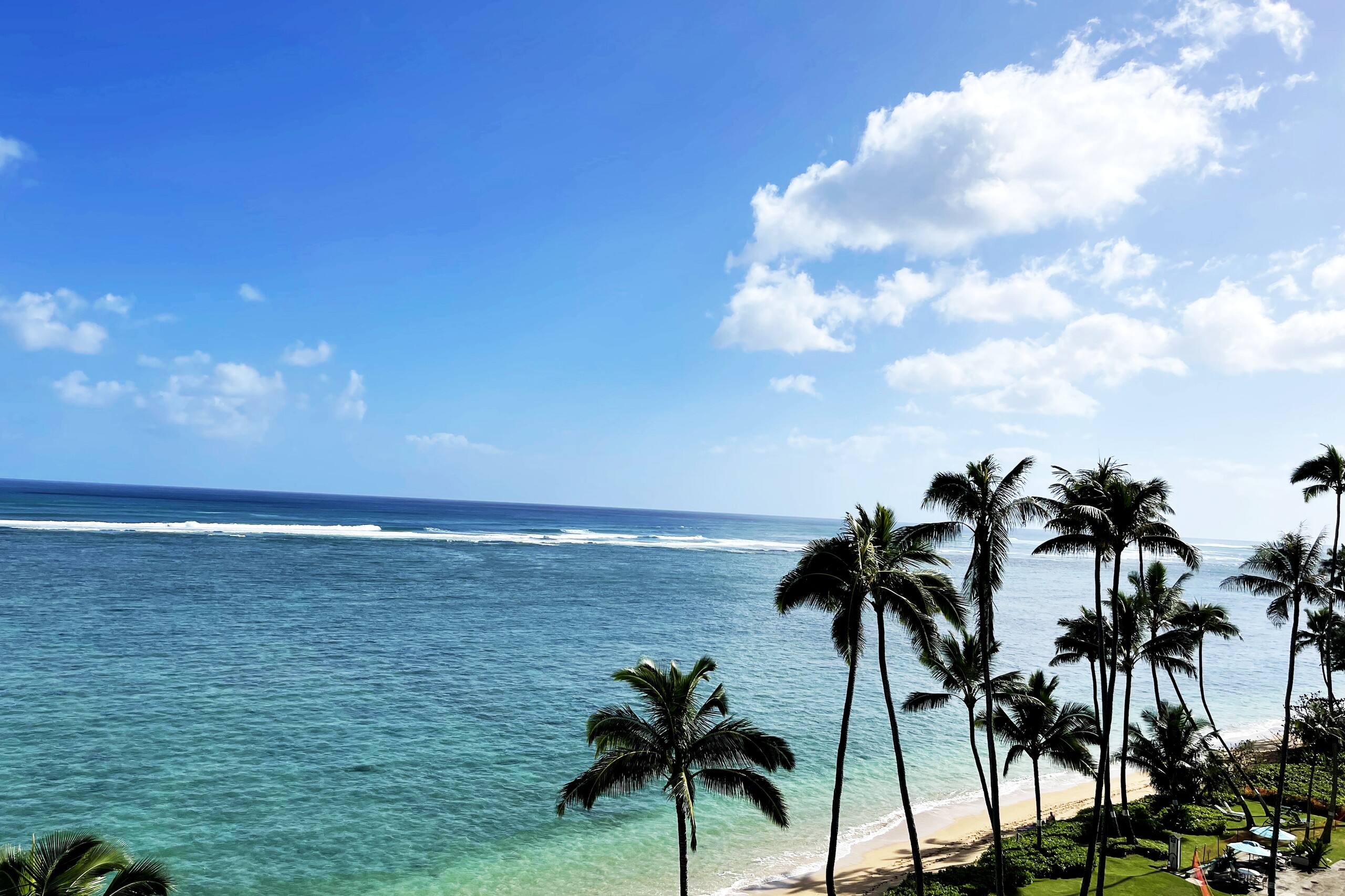 Blue Hawaii Sandy Beachfront Cottage - Image 29