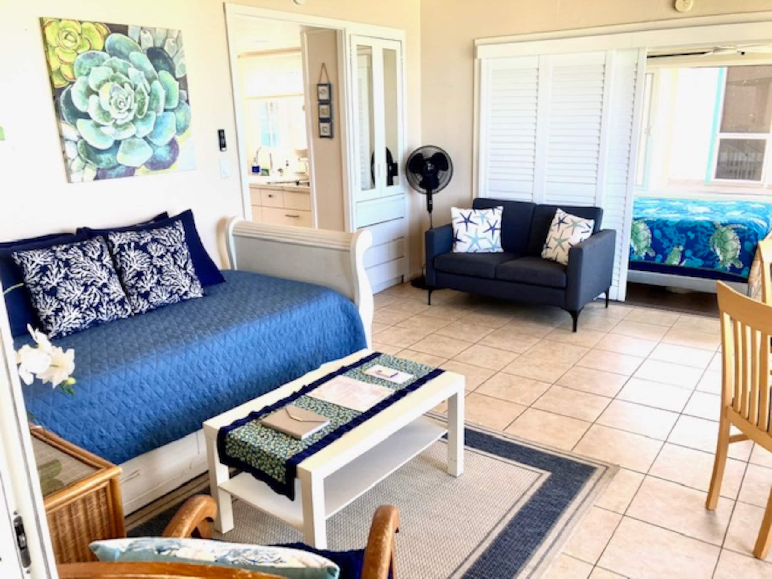 Blue Hawaii Sandy Beachfront Cottage - Image 8