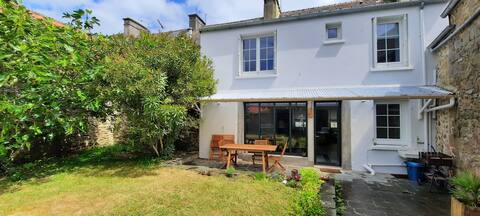 Clos St Vaast near beach and harbor