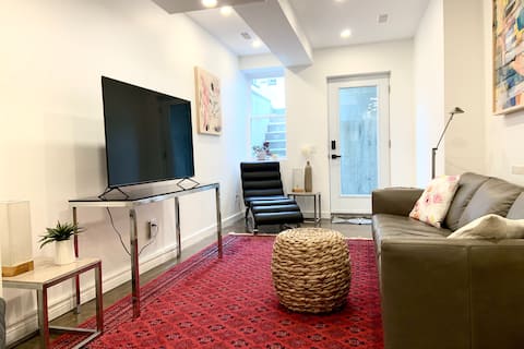 Successful Airbnb property: Private Full Height Suite Near TTC - Salem Gallery in Davenport
