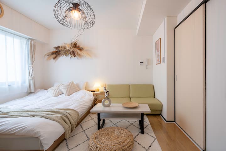 Soba 302 29 ⓘ (maksimalno 4 osobe)
Queen Bet
Dvokrevetna sofa
Kuhinja
・ Bath
Kupaonica
WC školjka