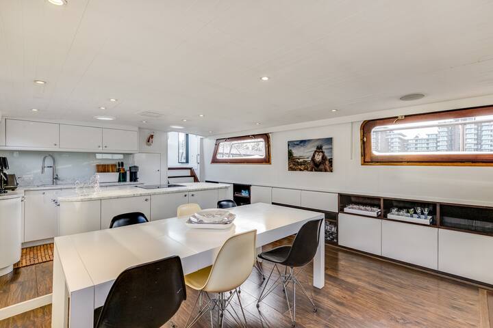 Sleeping on Waters gallery image 5