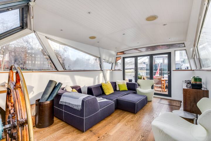 Sleeping on Waters gallery image 3