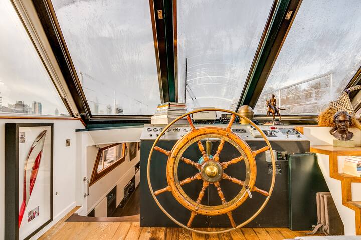 Sleeping on Waters gallery image 2