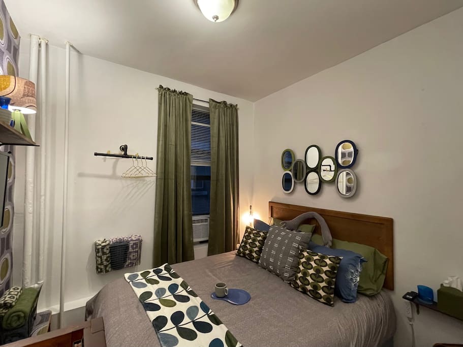 Airbnb 5 bdrm, 2 bath apt on Manhattan’s Upper West Side!