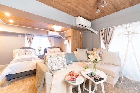 101 Tokyo Tower Hamamatsucho (5 min walk) Daimon Sta. (3 min walk) Haneda Airport 25 min/Narita Airport 70 min Wi-Fi available