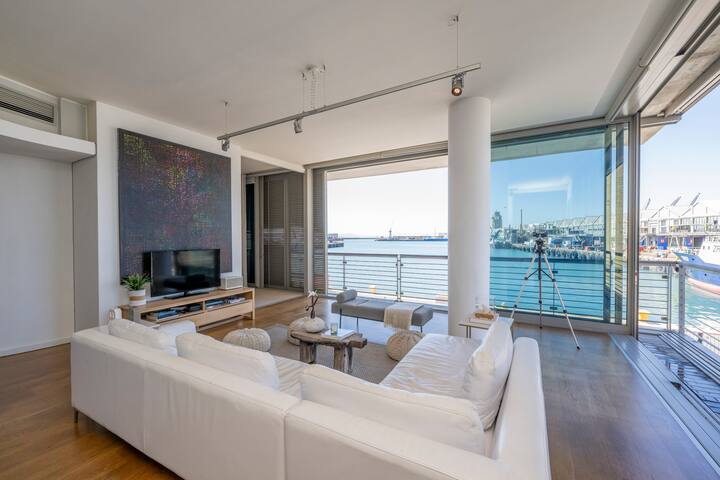 SILO Harbour Ocean Loft – V&A Waterfront gallery image 2