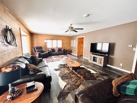 Mountain Cabin: trail access & opt. heated shop