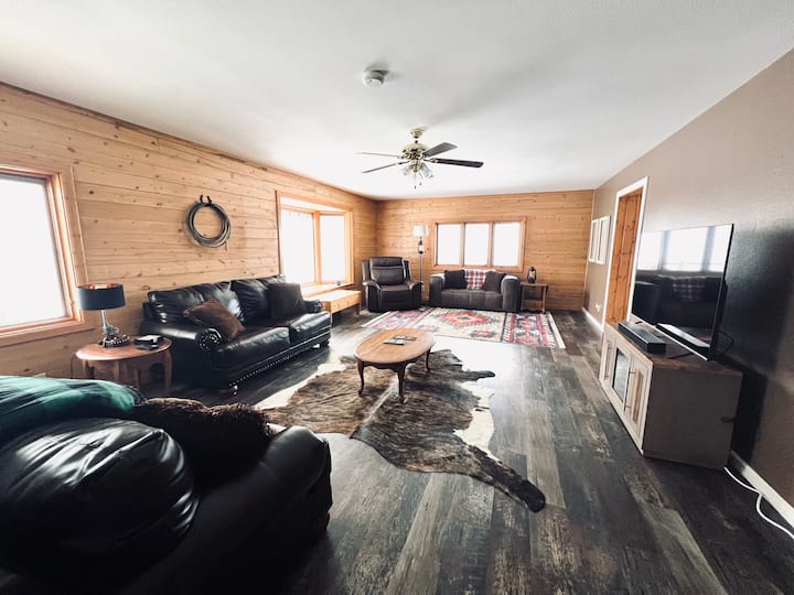 Mountain cabin w/ trail access & opt. heated shop Cabins for Rent in