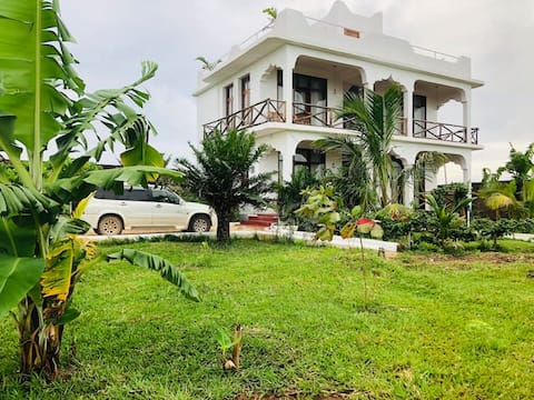 Hamia Z. Villa No 4. Entire Place 4 Rooms, 4 bath