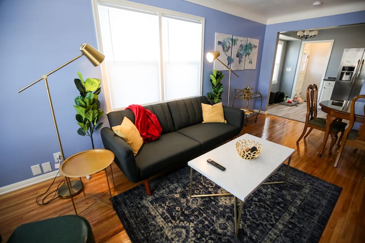 Lux 4BR-Entire Duplex-Long Stays gallery image 2