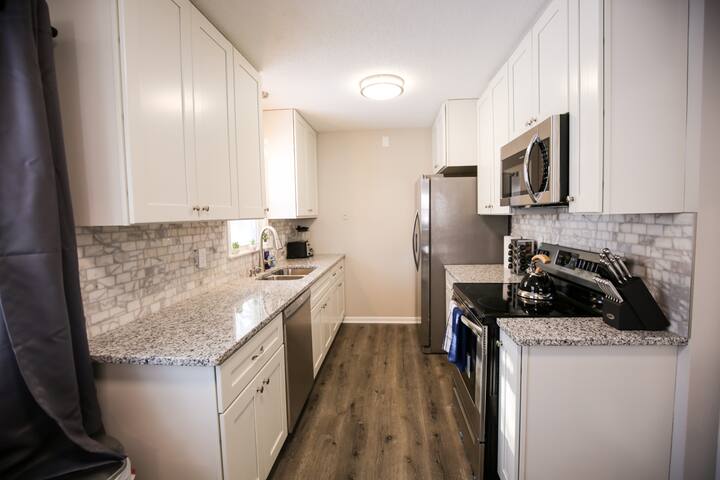 Lux Modern Oasis | WB Lake | Fenced Yard | Grill gallery image 3