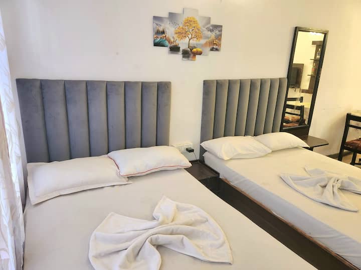 2 letti matrimoniali compatti