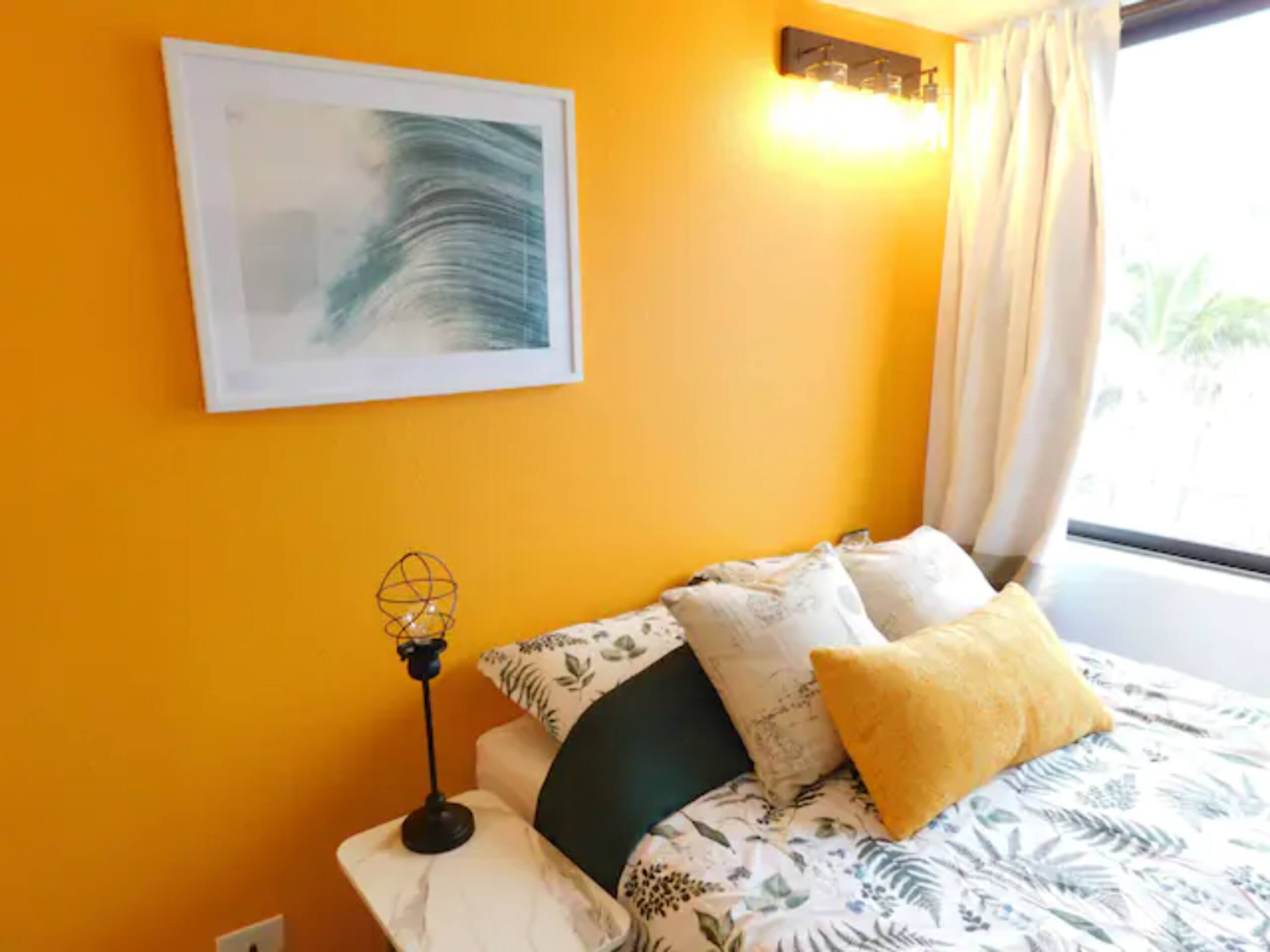 Condo in Honolulu · ★4.38 · Studio · 2 beds · 1 private bath - Image 28