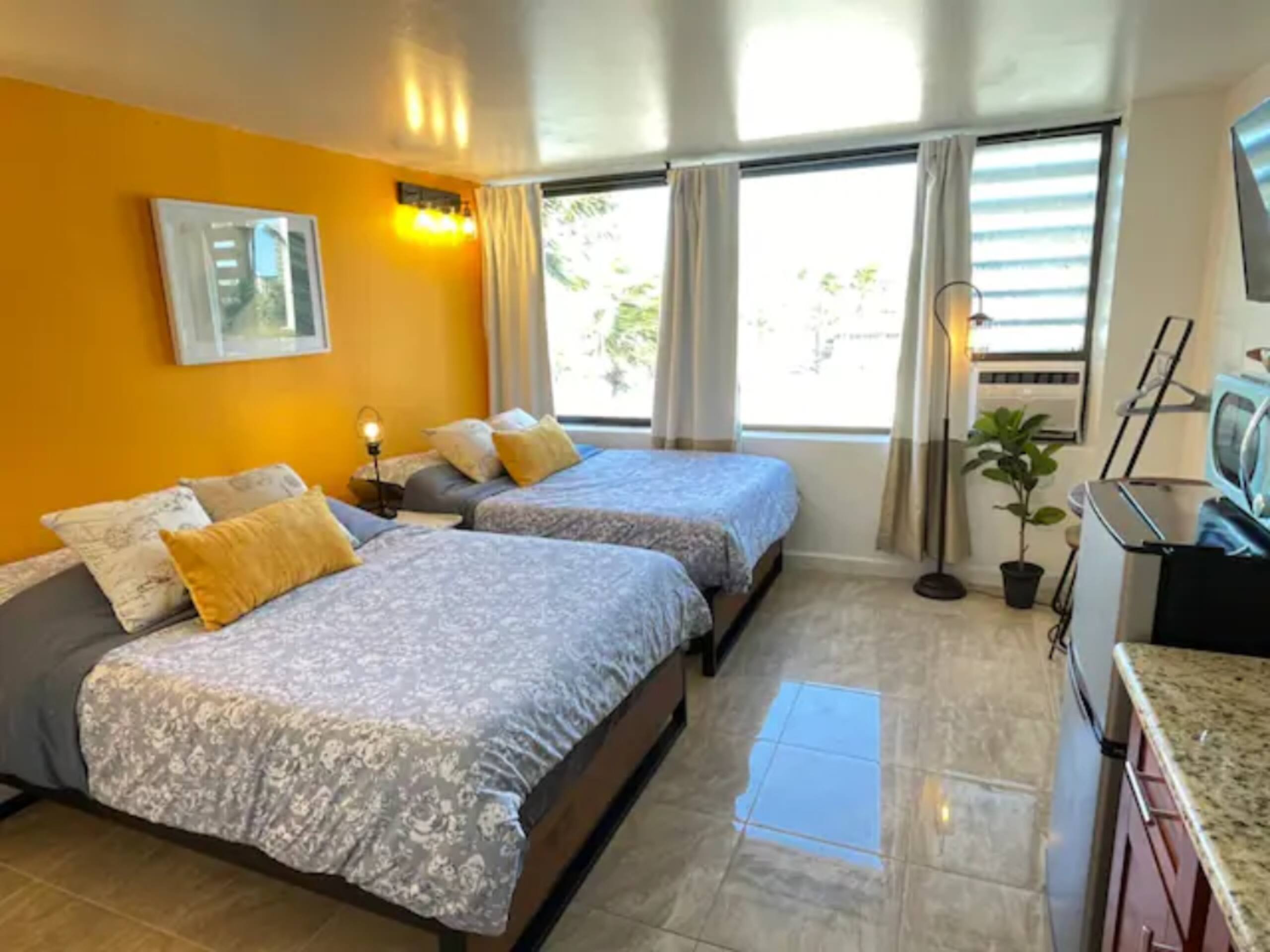 Condo in Honolulu · ★4.38 · Studio · 2 beds · 1 private bath - Image 29