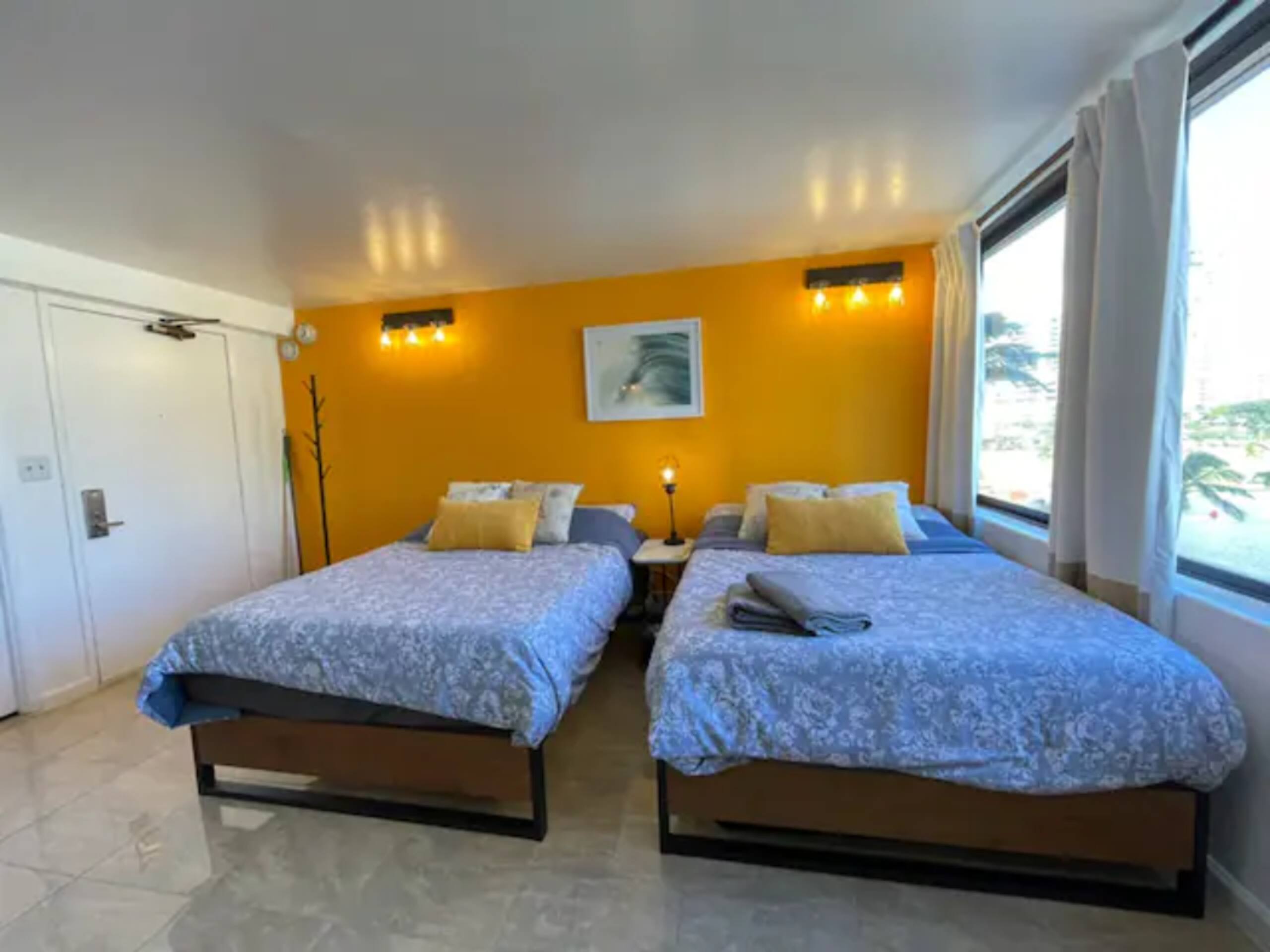 Condo in Honolulu · ★4.38 · Studio · 2 beds · 1 private bath - Image 31