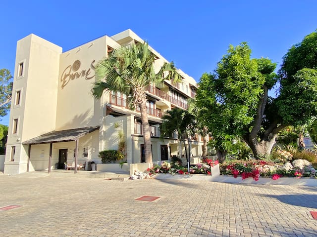 ⁨SRI Holidays Inc.⁩ managed Airbnb listing 3