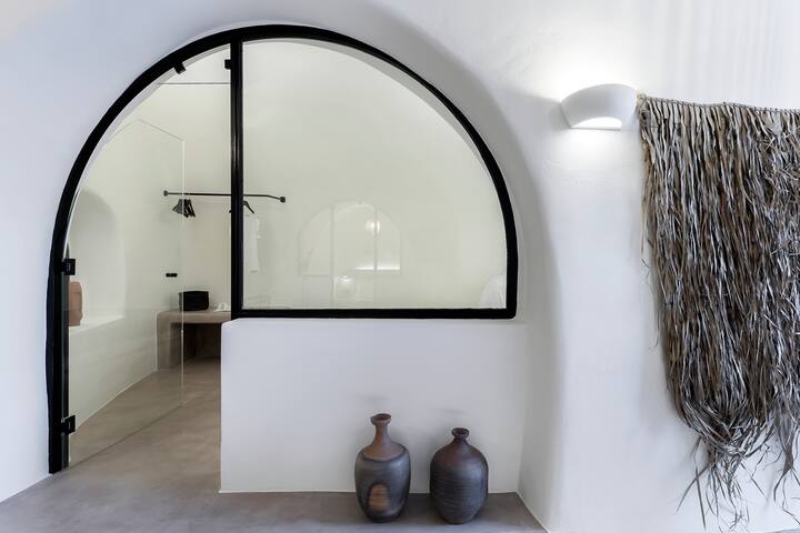 Acave Santorini 5 Bedroom Complex gallery image 2