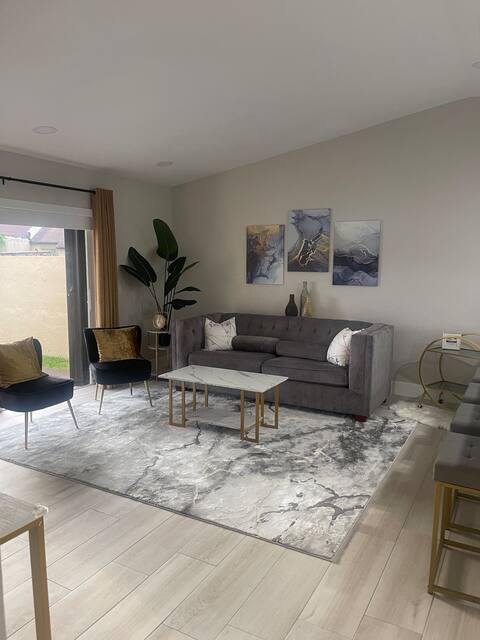 Newly Renovated Modern Townhome