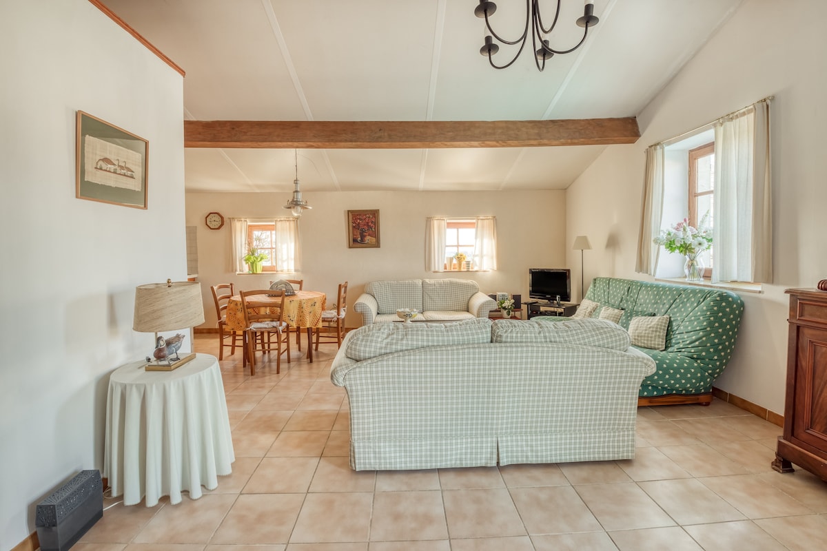 Top performing Airbnb: Aussac dovecote in Tarn Et Garonne